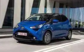 microscoop Erfenis Oxide Autohoezen TOYOTA AYGO: binnen, buiten